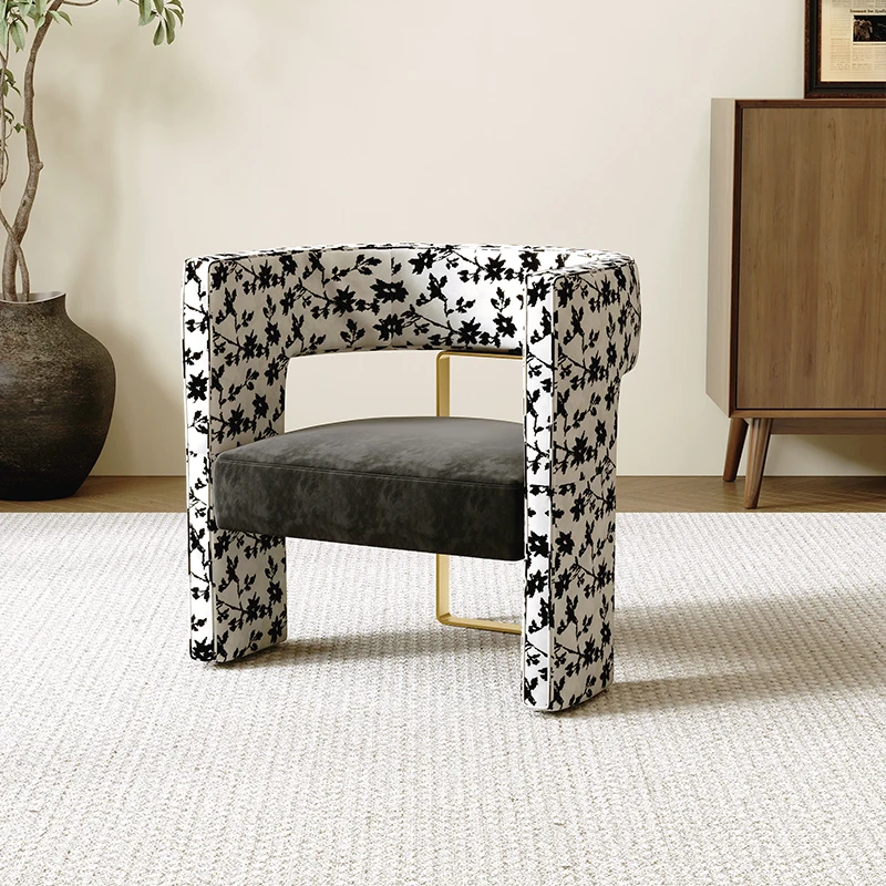 フレンチスタイルのリビングルームのソファチェアレストランライ - Home Textiles France のレビューと価格