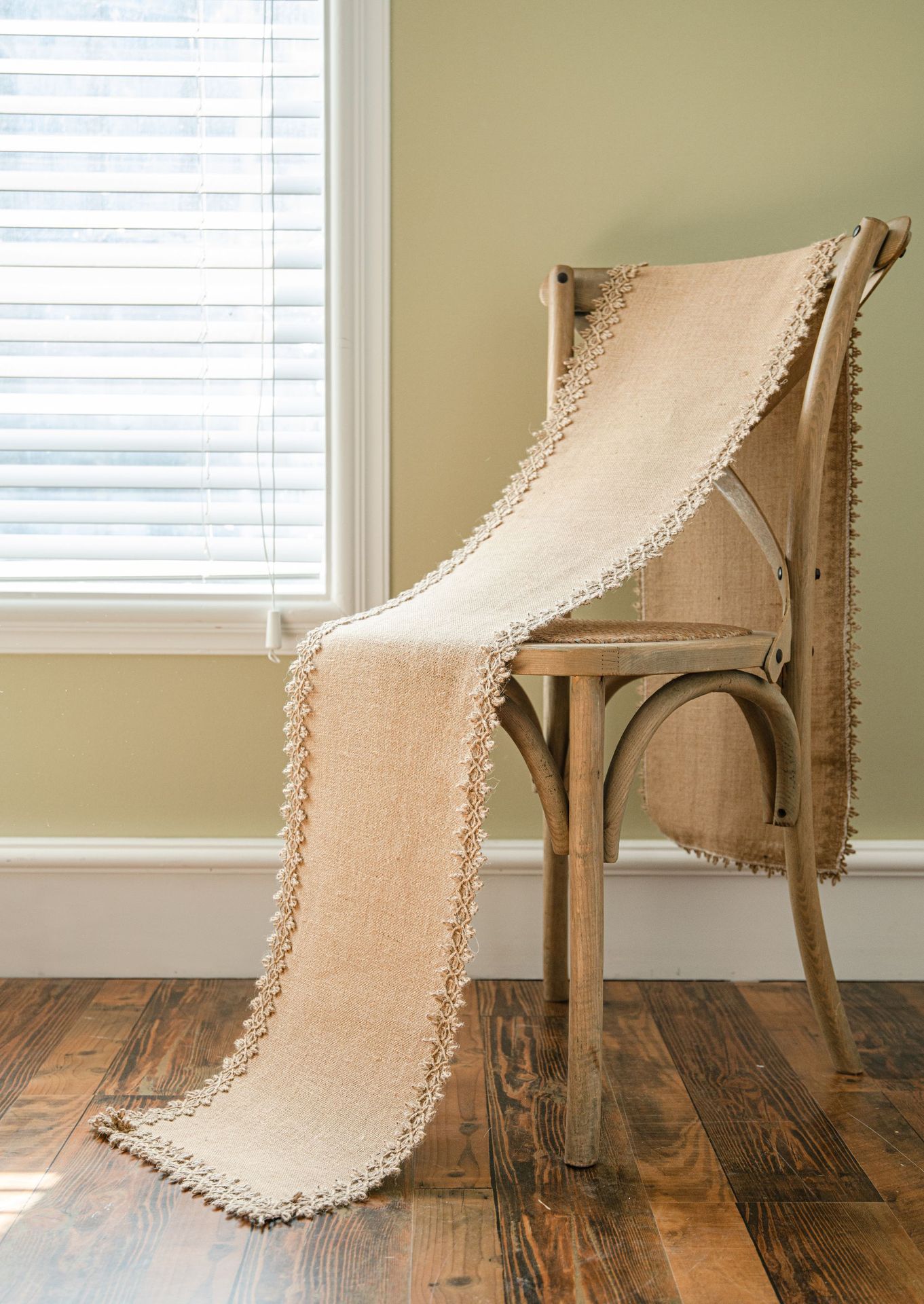 シンプルなレースのテーブルランナー,天然のヴィンテージジュー - Home Textiles Today News のレビューと価格